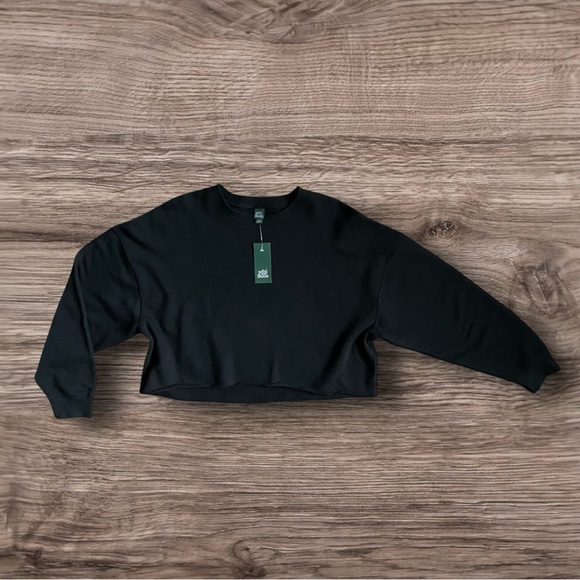 Wild Fable Raw Hem Cropped Long Sleeve Black Crew Neck Sweatshirt Size Large NWT - Picture 16 of 16